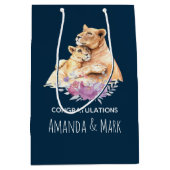 Cute Waterverf moeder loon & Cub gefeliciteerd Medium Cadeauzakje (Voorkant)