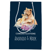 Cute Waterverf moeder loon & Cub gefeliciteerd Medium Cadeauzakje (Achterkant)