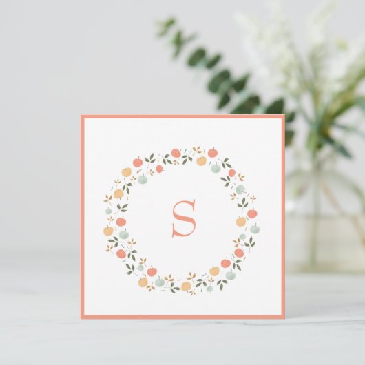 Cute Waterverf Peach Greenery Monogram Card (Staand voorkant)