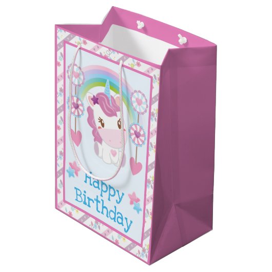Cute Waterverf Unicorn & Rainbow Birthday Medium Cadeauzakje (Achterkant Gekanteld)