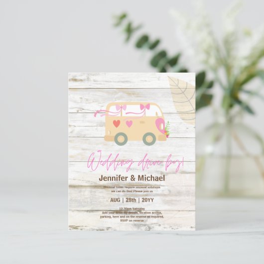 Cute Wedding Drive-by Budget Invitations (Staand voorkant)