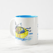 Cute Whimsical Bird op Float Tweekleurige Koffiemok (Voorkant links)