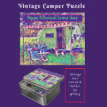 Cute Whimsical  Camper Trailer and Beagle Puzzel<br><div class="desc">Leuke grillige camper trailer puzzel. De camper, met een rood-wit gestreepte luifel, bevindt zich in een parksetting onder een grote boom. Een speelse beagle, klaar voor het volgende avontuur, is de wacht houden. Een Amerikaanse vlag fladdert in de wind. Naast de camper staan twee fietsen geparkeerd. Een tafel is ingericht...</div>
