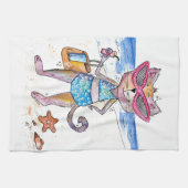 Cute Whimsical Cat op de strand Theedoek (Horizontaal)