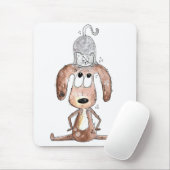 Cute Whimsical Dog met Cat op zijn hoofd Muismat (Met muis)
