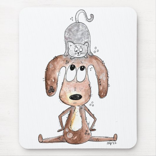 Cute Whimsical Dog met Cat op zijn hoofd Muismat (Voorkant)