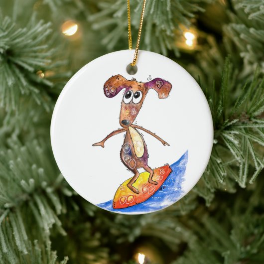 Cute Whimsical Dog op Surfboard Keramisch Ornament (Boom)