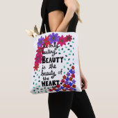 Cute Whimsical Floral Inspirerend Beauty Quote Tote Bag (Dichtbij)