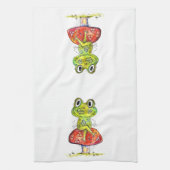 Cute Whimsical Green Frog op Toadstool Theedoek (Verticaal)