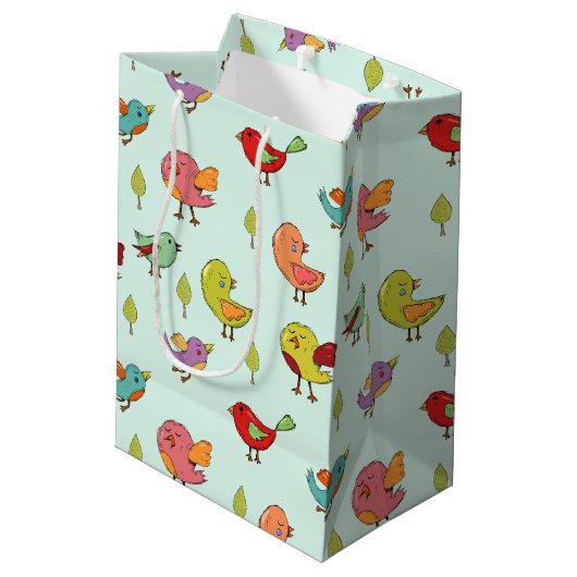 Cute Whimsical Hand Drawn Birds Pattern Medium Cadeauzakje (Achterkant Gekanteld)