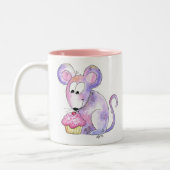 Cute Whimsical Mouse met Cupcake Tweekleurige Koffiemok (Links)