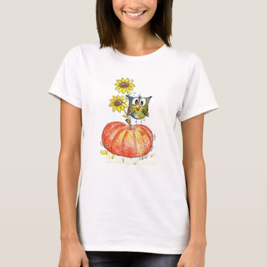 Cute Whimsical Owl on Pumpkin T-shirt (Voorkant)