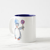 Cute Whimsical Penguin met een Lollipop Tweekleurige Koffiemok (Voorkant links)