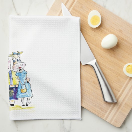 Cute Whimsical Pig. en Koe Theedoek (Quarter Fold)