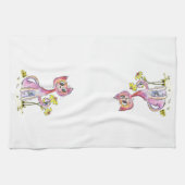 Cute Whimsical Pink Cat met Yellow Flowers Theedoek (Horizontaal)