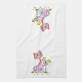 Cute Whimsical Pink Cat met Yellow Flowers Theedoek (Verticaal)