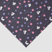 Cute White Bunny Rabbits and Flowers Pattern Tissuepapier (Detail)