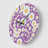 Cute White Daisies on Paars Background Grote Klok (Hoek)