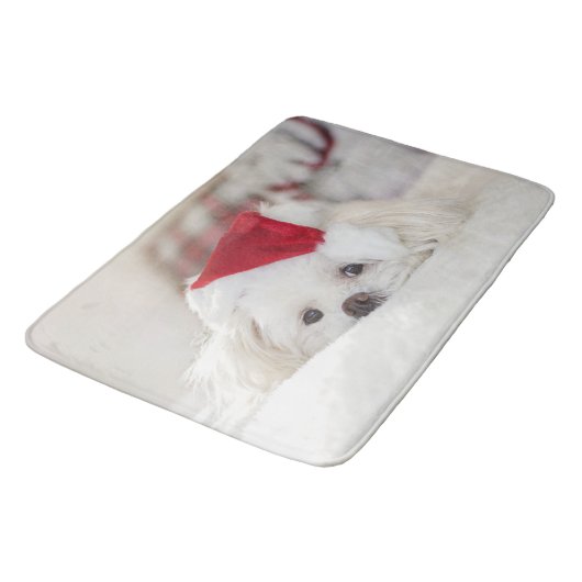 Cute White Dog in een Rode Kerstmis Pet Badmat (Gekanteld)