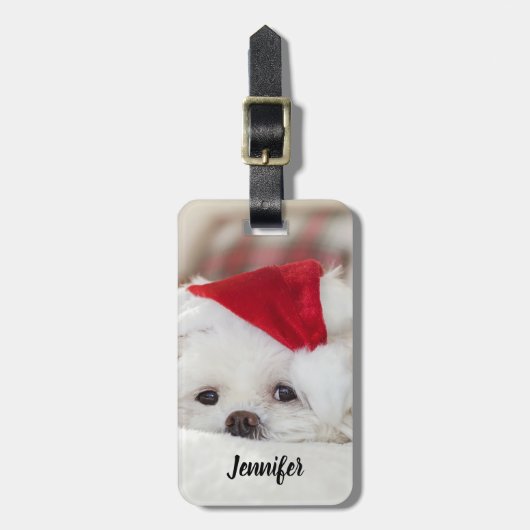 Cute White Dog in een Rode Kerstmis Pet Bagagelabel (Voorkant verticaal)