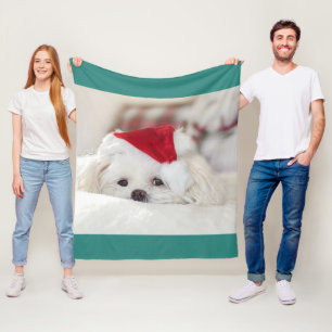 Cute White Dog in een Rode Kerstmis Pet Fleece Deken