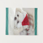 Cute White Dog in een Rode Kerstmis Pet Wandkleed (Voorkant (horizontaal))