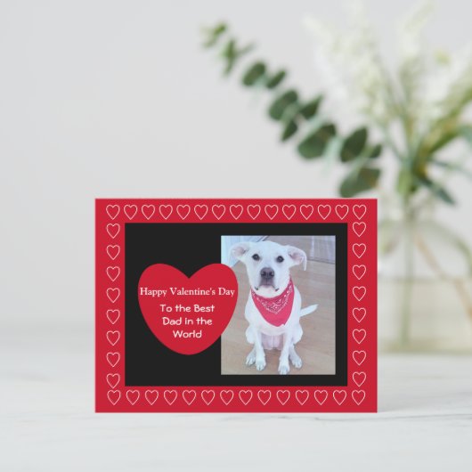 Cute White Dog met Funny Ears Red Harts Black Briefkaart (Staand voorkant)