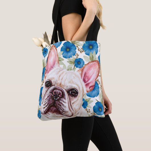 Cute White French Bulldog op Blue Flower Pattern Tote Bag (Dichtbij)