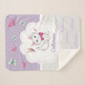 Cute White Kitten met Butterfly op pastel Sherpa Deken (Voorkant (horizontaal))