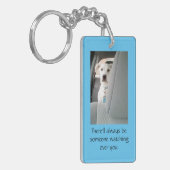 Cute White Puppy Dog kijkt over je kerstmis Sleutelhanger (Voorkant Links)
