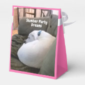 Cute White Puppy Dog Sleeping Slumber Party Roze Bedankdoosjes (Achterkant)