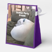 Cute White Puppy Dog Slumber Party Paars Bedankdoosjes (Achterkant)