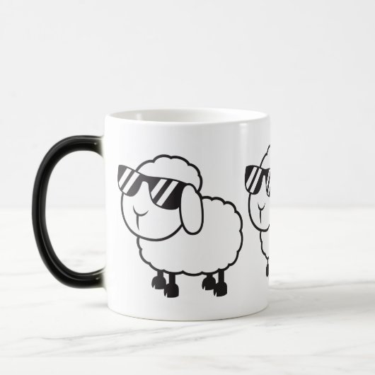 Cute White Sheep Cartoon Magische Mok (Links)
