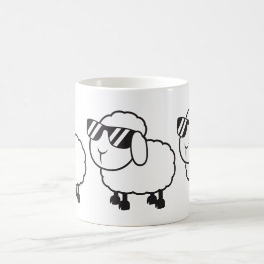 Cute White Sheep Cartoon Magische Mok (Center)