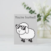 Cute White Sheep Cartoon Uitnodiging Briefkaart (Staand voorkant)