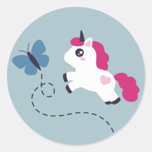 Cute White Unicorn met een vlinder Ronde Sticker