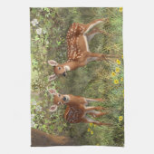 Cute Whitetail Deer Twin Fawns Theedoek (Verticaal)