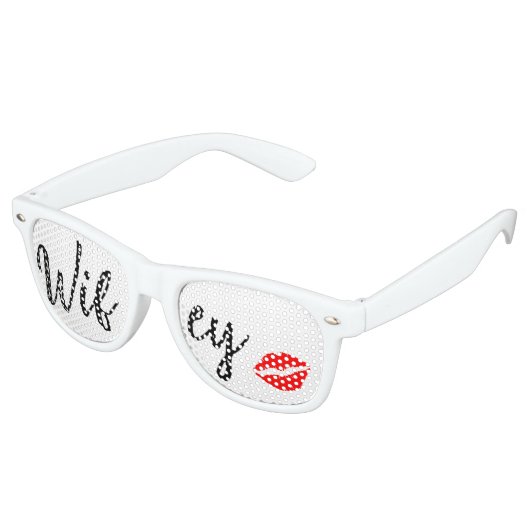 CUTE! 😎  Wifey Sunglasses – Fun Kiss Lips Lens  Retro Zonnebril (Gekanteld)