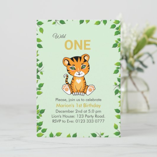 Cute Wild One Tiger 1e verjaardag Uitnodiging (Staand voorkant)