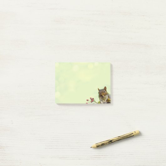 Cute Wild Squirrel on Lime Green Post-it® Notes (Op bureau)