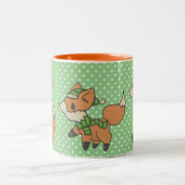 Cute Winter Foxes on Green Polka Dot Tweekleurige Koffiemok (Center)