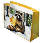 Cute Winter Raccoon with Gold Ornament Christmas Groot Cadeauzakje (Achterkant Gekanteld)