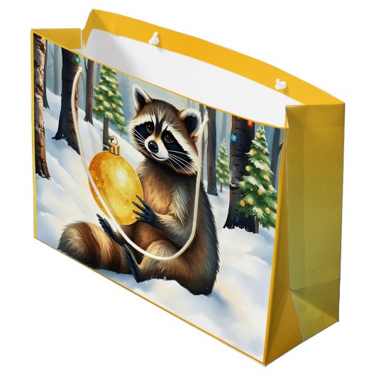 Cute Winter Raccoon with Gold Ornament Christmas Groot Cadeauzakje (Achterkant Gekanteld)