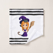 Cute Witch in Paars Pet Halloween Bad Handdoek (Wasdoekje)
