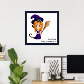 Cute Witch in Paars Pet Halloween Poster (Thuiskantoor)