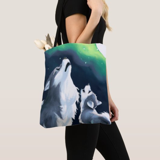 Cute Wolf en Pup Howl bij Full Moon Tote Bag (Dichtbij)