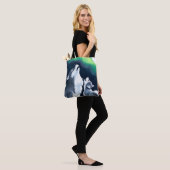 Cute Wolf en Pup Howl bij Full Moon Tote Bag (Op model)
