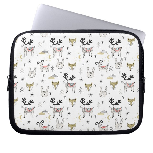 Cute Woodland Animal Doodle Pattern Laptop Sleeve (Voorkant)