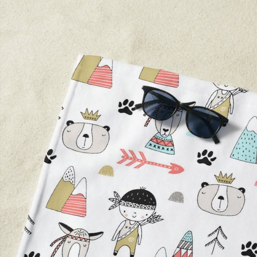 Cute Woodland Animals en Indian Boy Pattern Strandlaken (In situ)