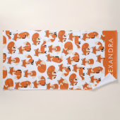 Cute Woodland Autumn Forest Fox Pattern met naam Strandlaken (Voorkant)